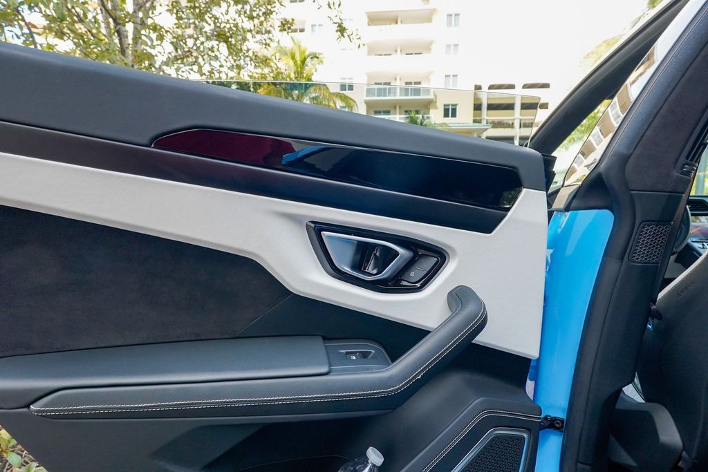 2024 Lamborghini Urus S AWD - 22953843 - 67