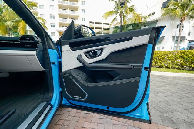 2024 Lamborghini Urus S AWD - 22953843 - 75