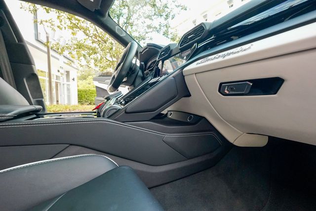 2024 Lamborghini Urus S AWD - 22953843 - 82