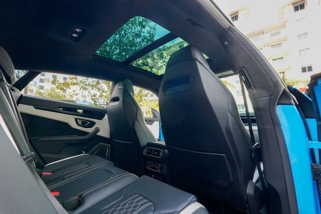 2024 Lamborghini Urus S AWD - 22953843 - 85