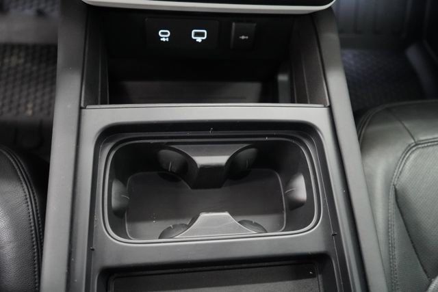 2024 Land Rover Defender 110 P300 - 23077530 - 27