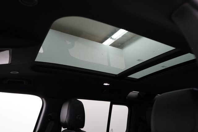 2024 Land Rover Defender 110 P300 - 23077530 - 29