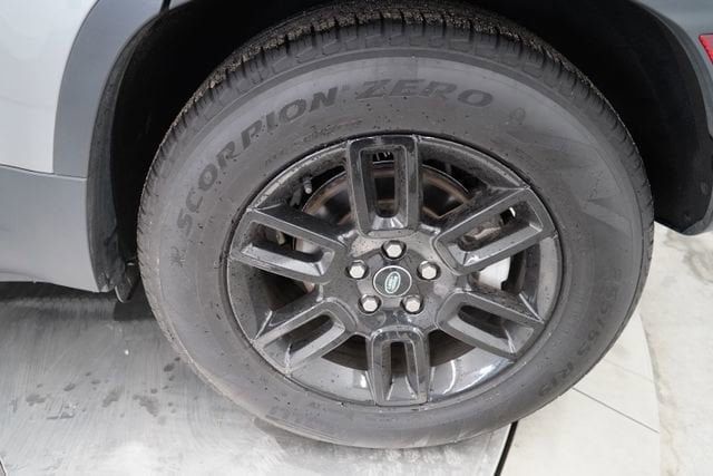 2024 Land Rover Defender 110 P300 - 23077530 - 38