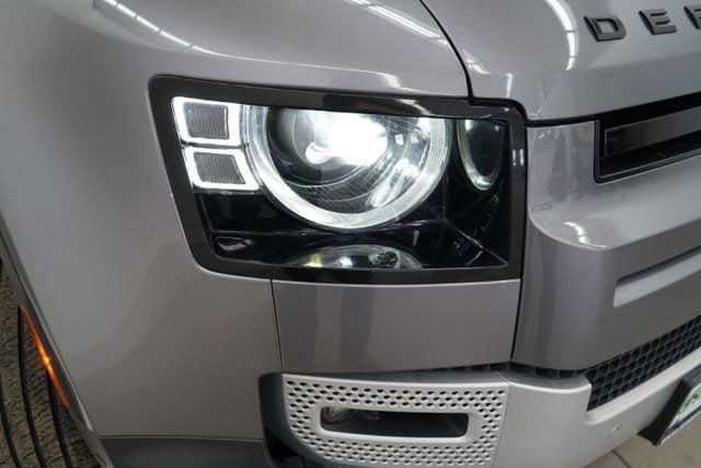 2024 Land Rover Defender 110 P300 - 23077530 - 3