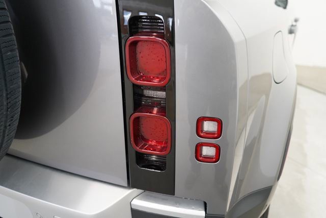 2024 Land Rover Defender 110 P300 - 23077530 - 47