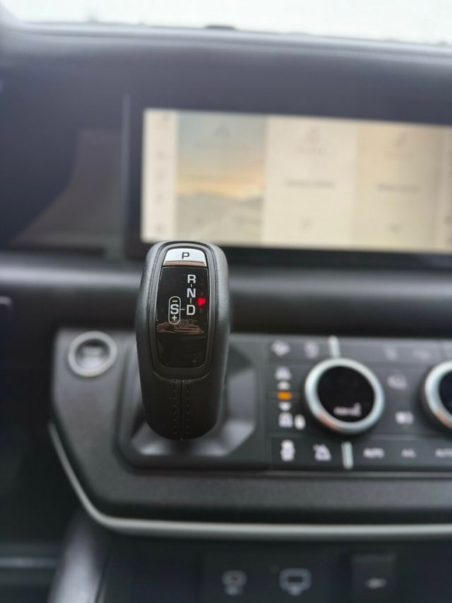 2024 Land Rover Defender 110 P300 S - 22962169 - 16