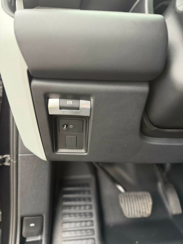 2024 Land Rover Defender 110 P300 S - 22962169 - 18