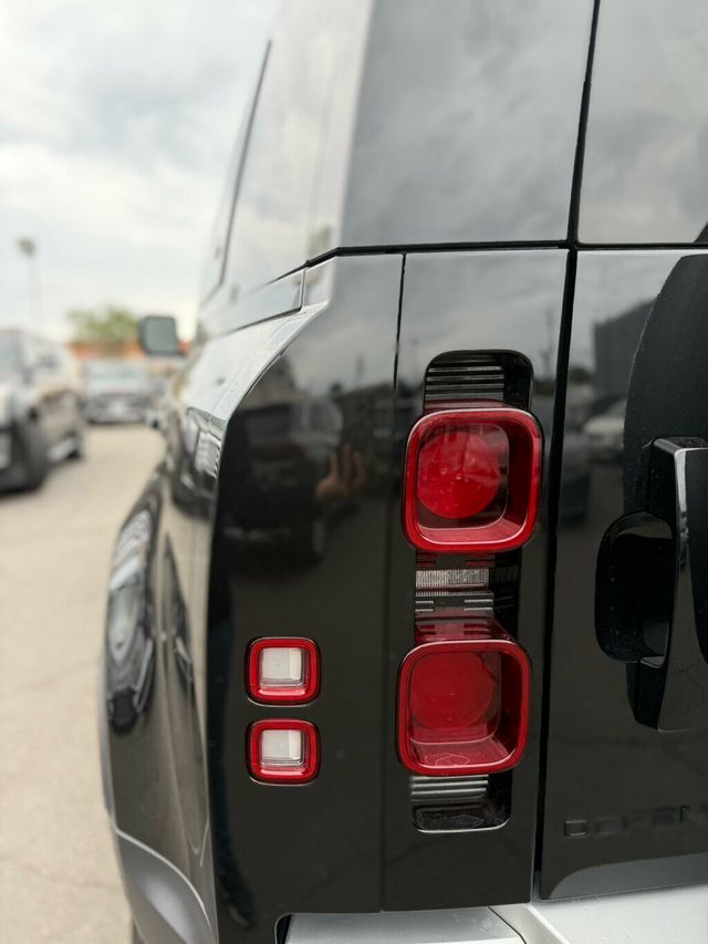 2024 Land Rover Defender 110 P300 S - 22962169 - 27