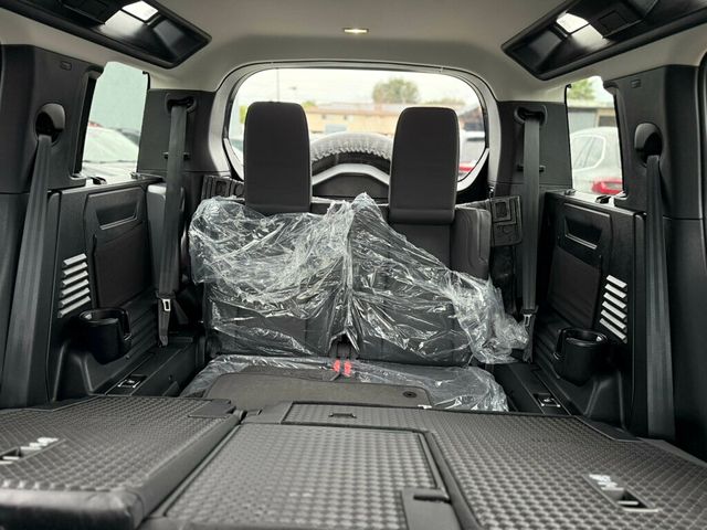 2024 Land Rover Defender 110 P300 S - 22962169 - 7