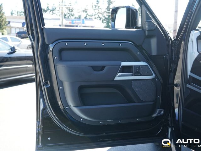 2024 Land Rover Defender 110 P300 S - 23006110 - 11