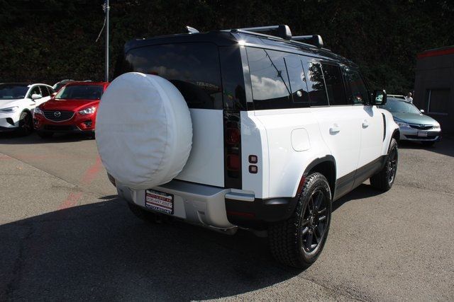 2024 Land Rover Defender 110 S photo 3