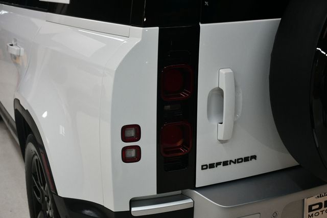 2024 Land Rover Defender 110 P300 S - 22949140 - 13