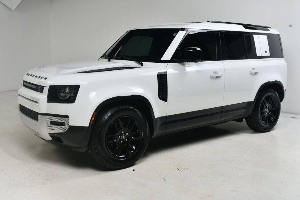 2024 Land Rover Defender 110 S photo 2