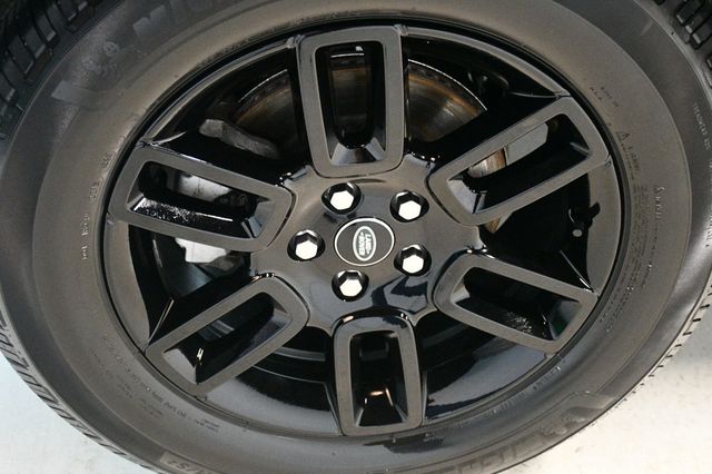 2024 Land Rover Defender 110 P300 S - 22949140 - 19