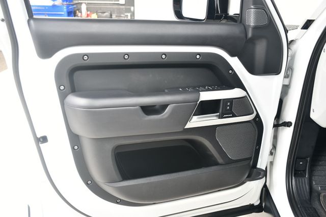 2024 Land Rover Defender 110 P300 S - 22949140 - 21