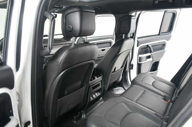 2024 Land Rover Defender 110 P300 S - 22949140 - 31