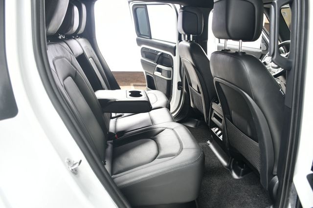 2024 Land Rover Defender 110 P300 S - 22949140 - 35