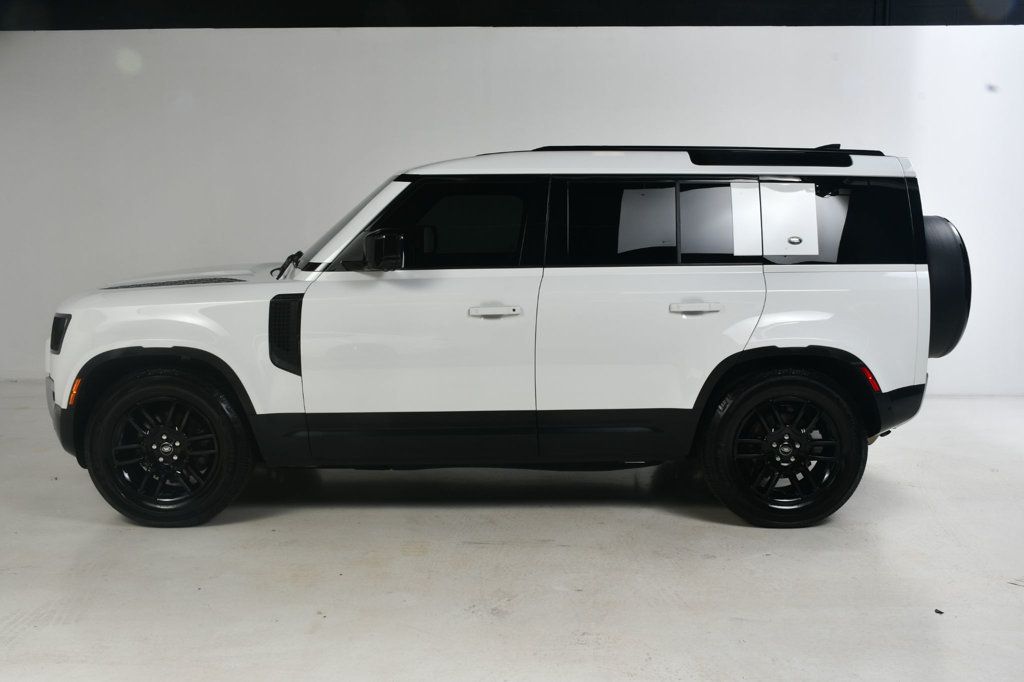 2024 Land Rover Defender 110 S photo 4