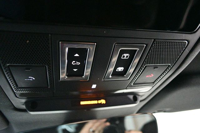 2024 Land Rover Defender 110 P300 S - 22949140 - 59