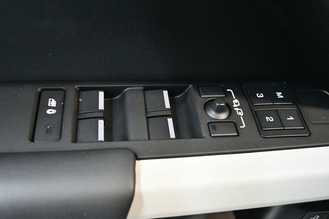 2024 Land Rover Defender 110 P300 S - 22949140 - 66