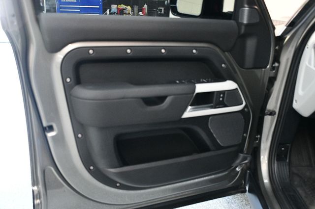 2024 Land Rover Defender 110 P300 S - 23024373 - 21
