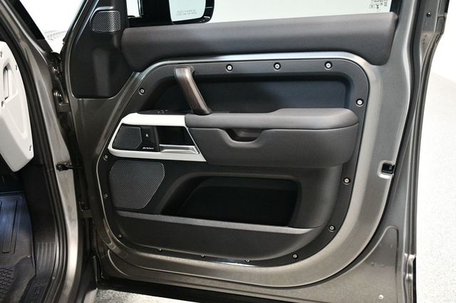 2024 Land Rover Defender 110 P300 S - 23024373 - 22