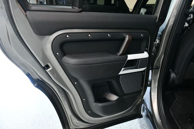 2024 Land Rover Defender 110 P300 S - 23024373 - 23
