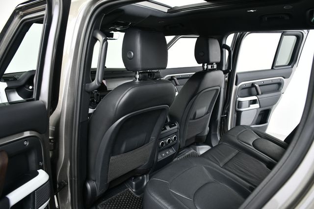 2024 Land Rover Defender 110 P300 S - 23024373 - 31