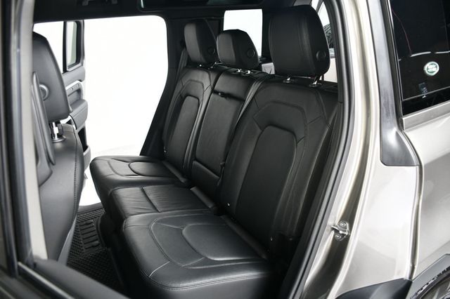 2024 Land Rover Defender 110 P300 S - 23024373 - 33