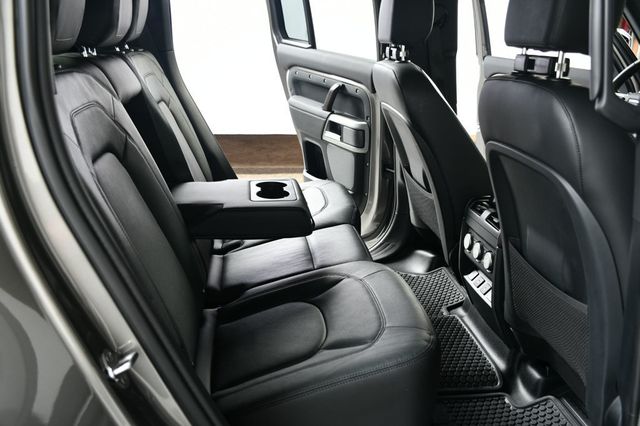 2024 Land Rover Defender 110 P300 S - 23024373 - 35