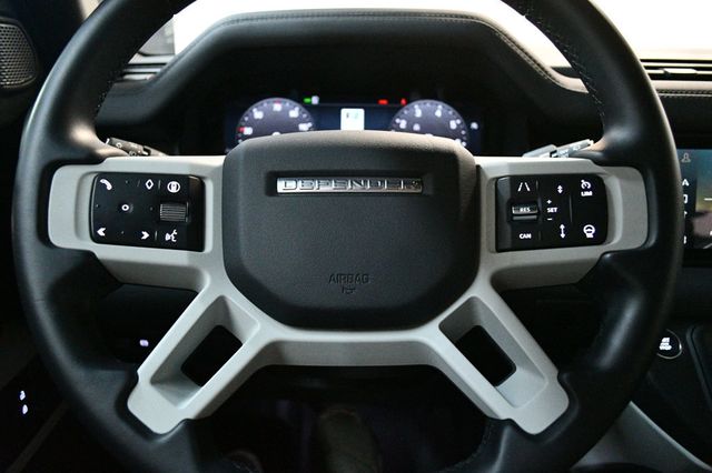 2024 Land Rover Defender 110 P300 S - 23024373 - 39