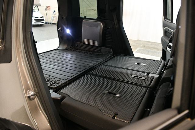 2024 Land Rover Defender 110 P300 S - 23024373 - 67