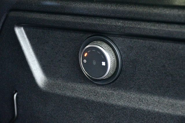 2024 Land Rover Defender 110 P300 S - 23024373 - 72