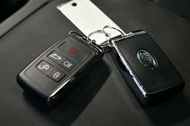 2024 Land Rover Defender 110 P300 S - 23024373 - 76