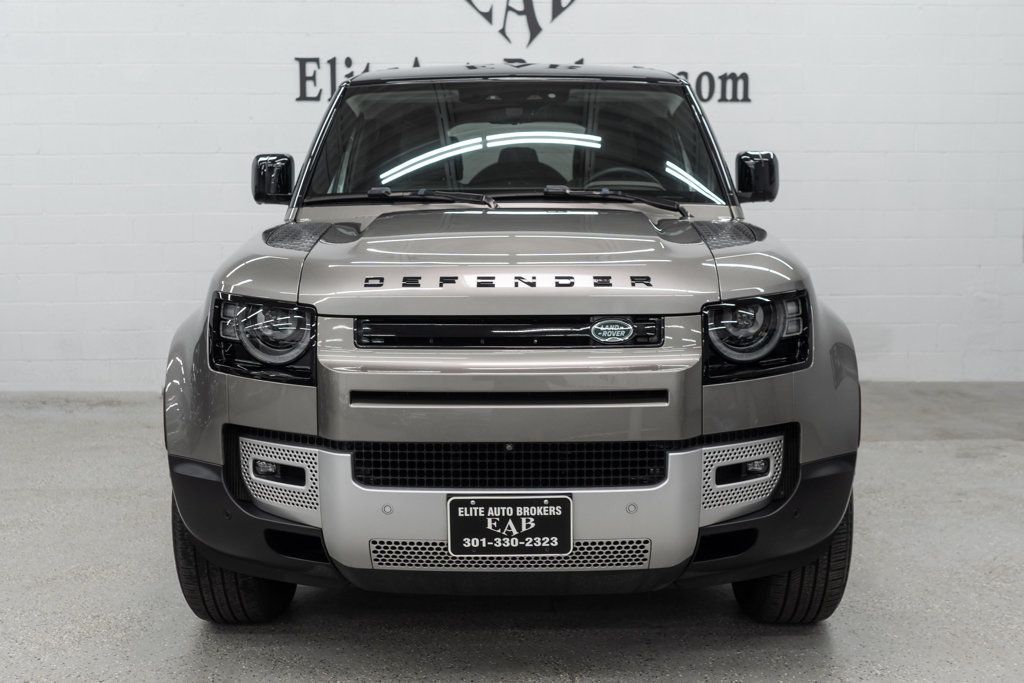 Land Rover Defender photo 3