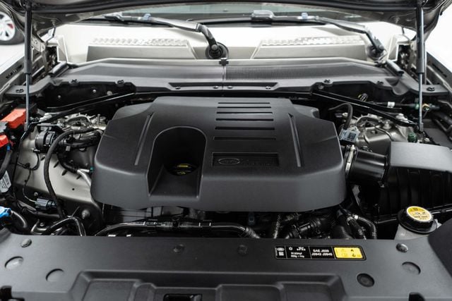 2024 Land Rover Defender 110 P400 S - 23065715 - 38