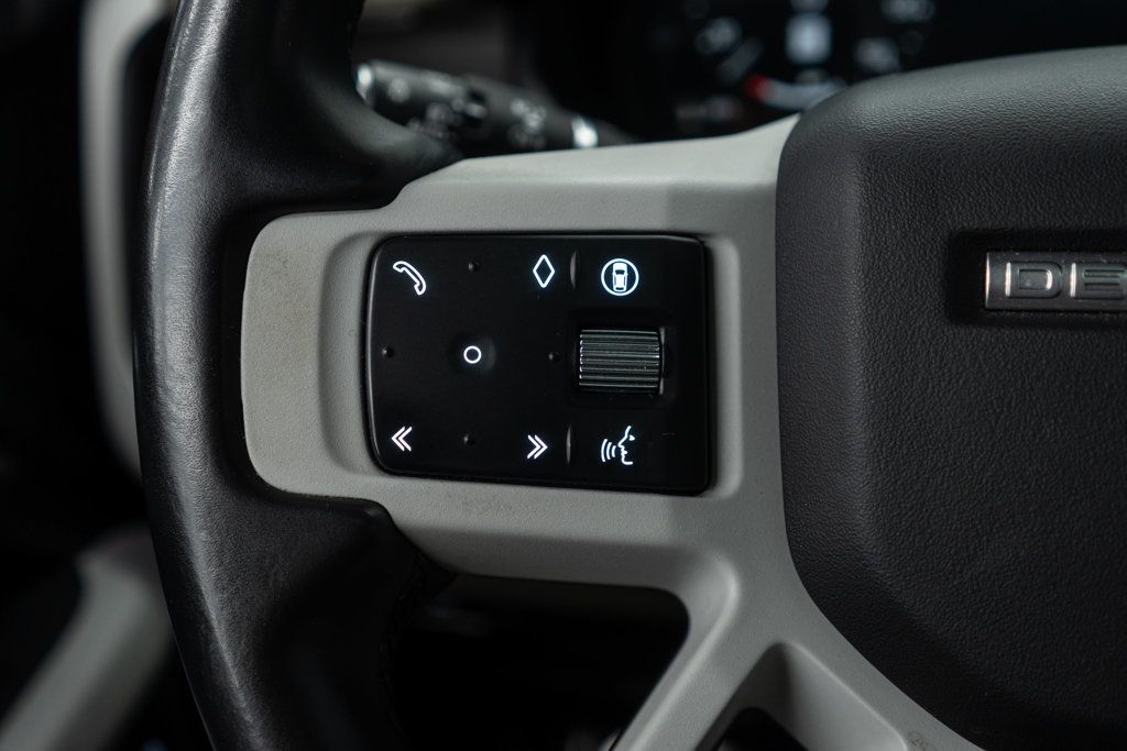 Land Rover Defender photo 19