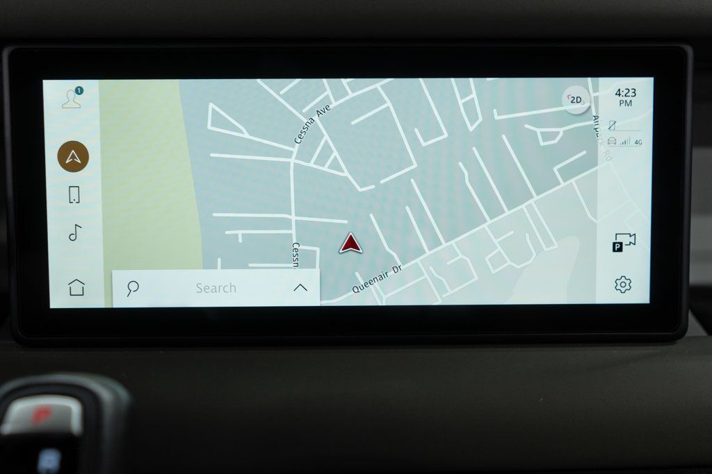 Land Rover Defender photo 22