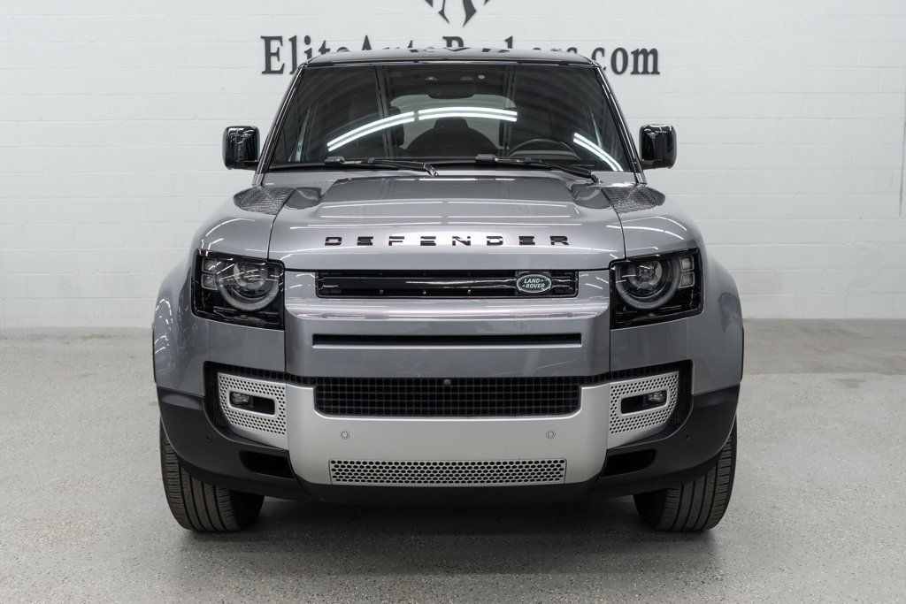 Land Rover Defender photo 3