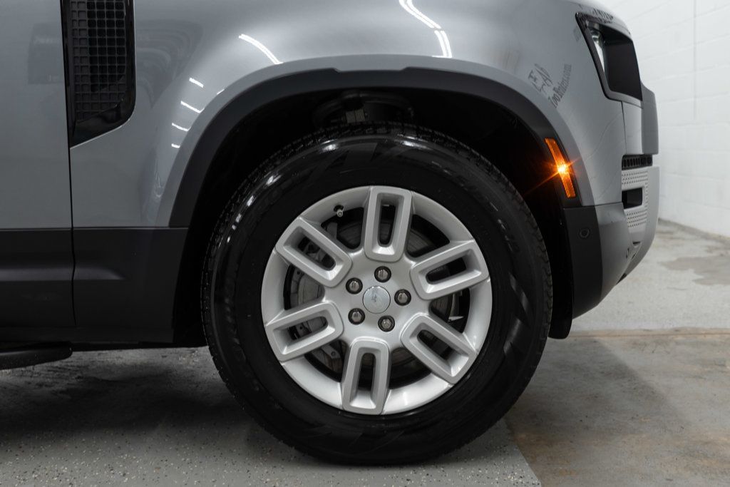 Land Rover Defender photo 38