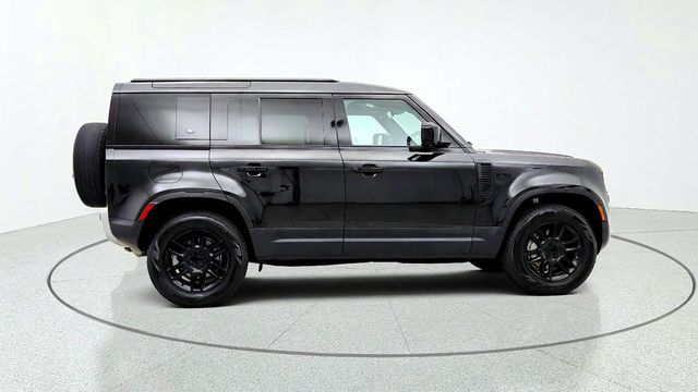 2024 Land Rover Defender 110 P400 S - 23094635 - 3