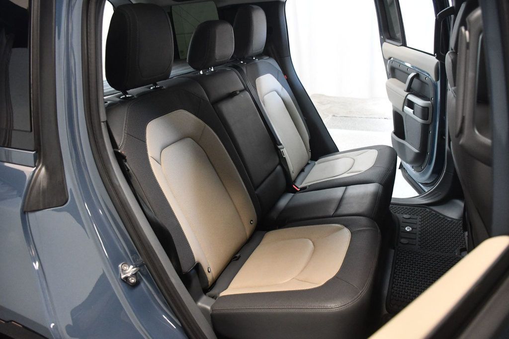 Land Rover Defender photo 39