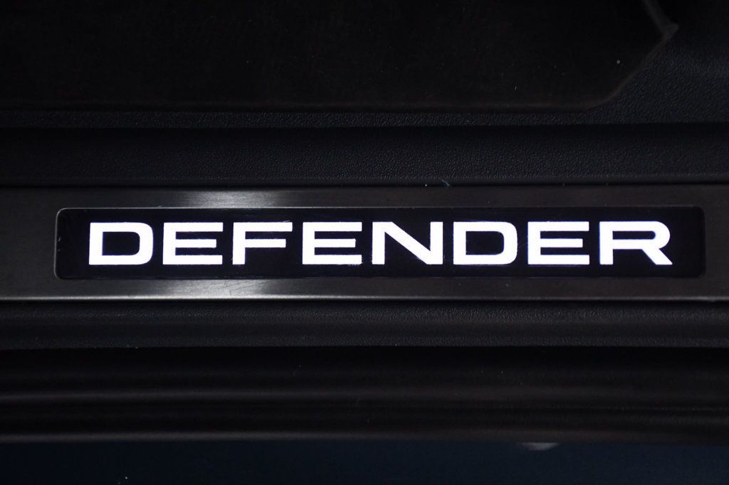 Land Rover Defender photo 43
