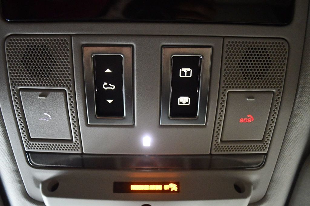 Land Rover Defender photo 58