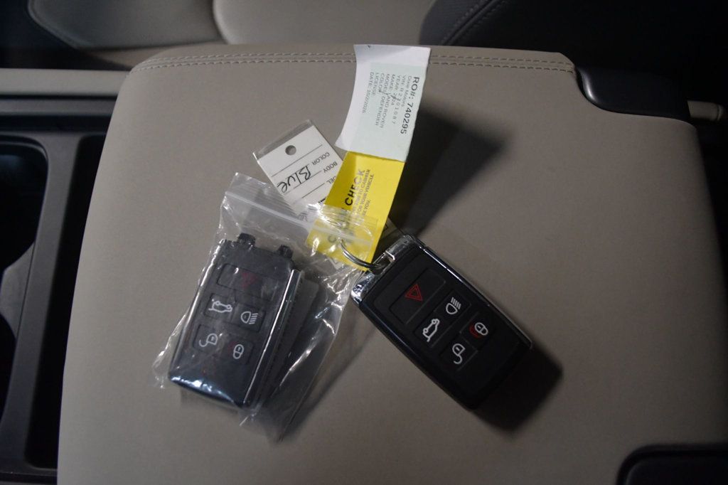Land Rover Defender photo 72