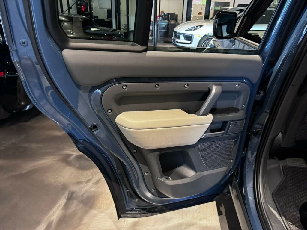 2024 Land Rover Defender 110/P400/X-DynamicSE/FamilyPack/AirSuspension/14WayHtd&CldSeats - 23026788 - 17