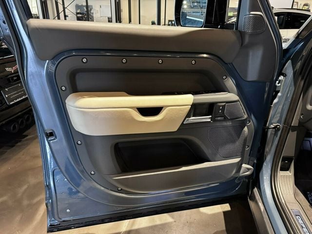 2024 Land Rover Defender 110/P400/X-DynamicSE/FamilyPack/AirSuspension/14WayHtd&CldSeats - 23026788 - 8