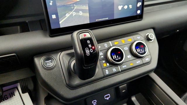 2024 Land Rover Defender 110 P400 X-Dynamic SE with 22'' Wheels, Extended Black Ext. Pkg - 22974958 - 16