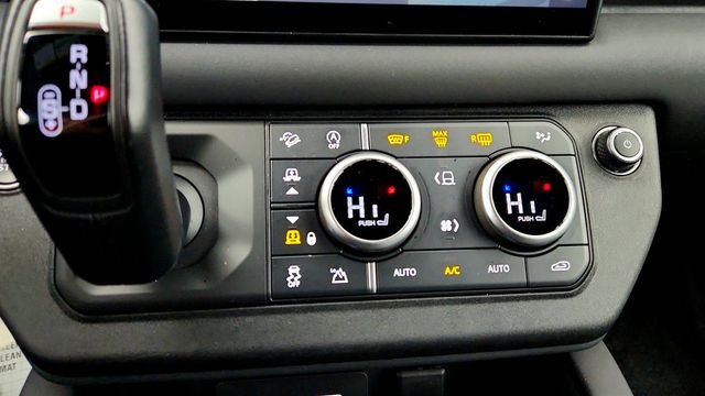 2024 Land Rover Defender 110 P400 X-Dynamic SE with 22'' Wheels, Extended Black Ext. Pkg - 22974958 - 17