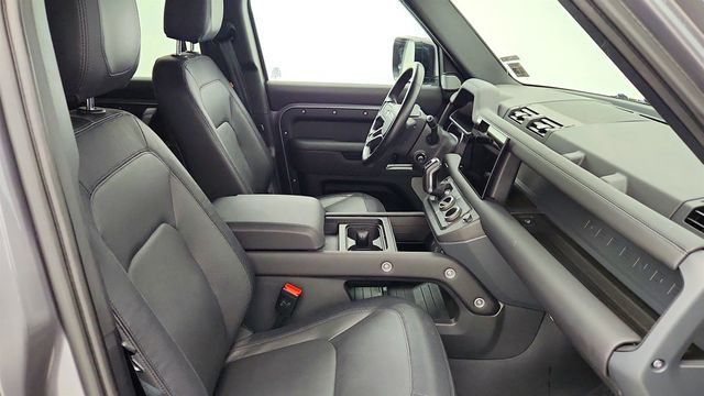 2024 Land Rover Defender 110 P400 X-Dynamic SE with 22'' Wheels, Extended Black Ext. Pkg - 22974958 - 25